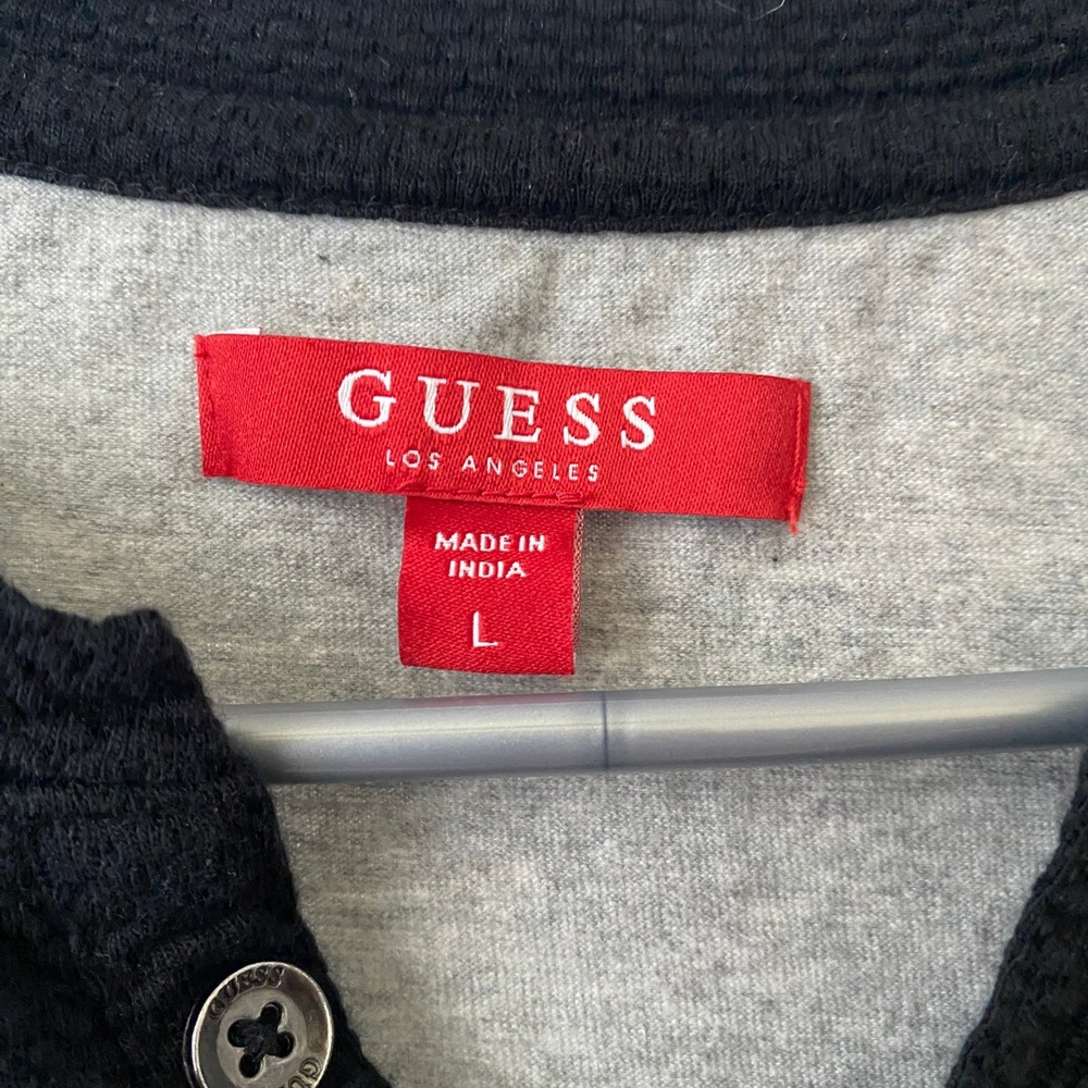 GUESS Cotton Relaxed Rugged Colorblock Henley Shirt Large Gray Black Mens Tee - Picture 4 of 6
